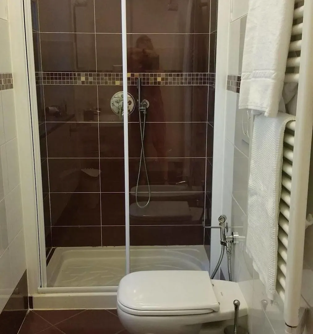 L Antica Caserma Parma 2*,  İtalya
