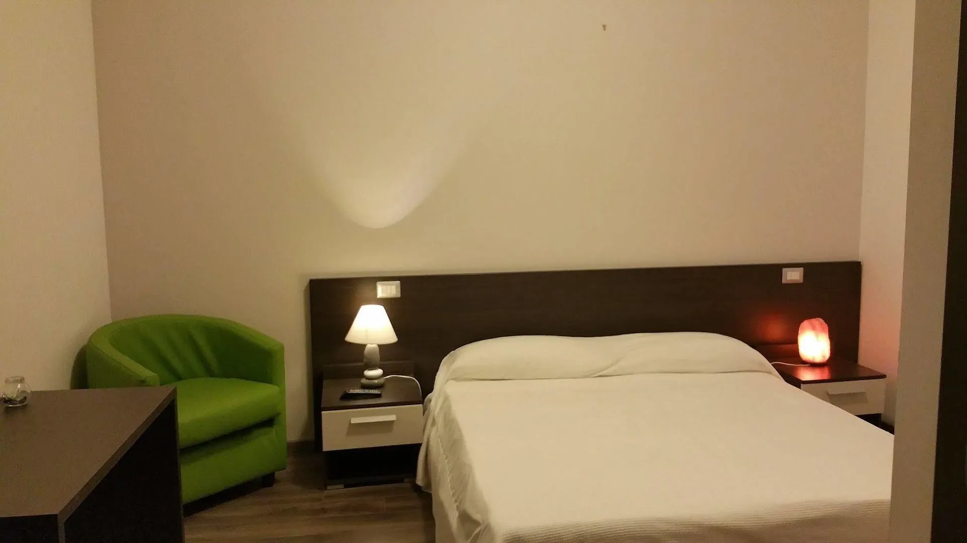 ** Otel L Antica Caserma Parma İtalya